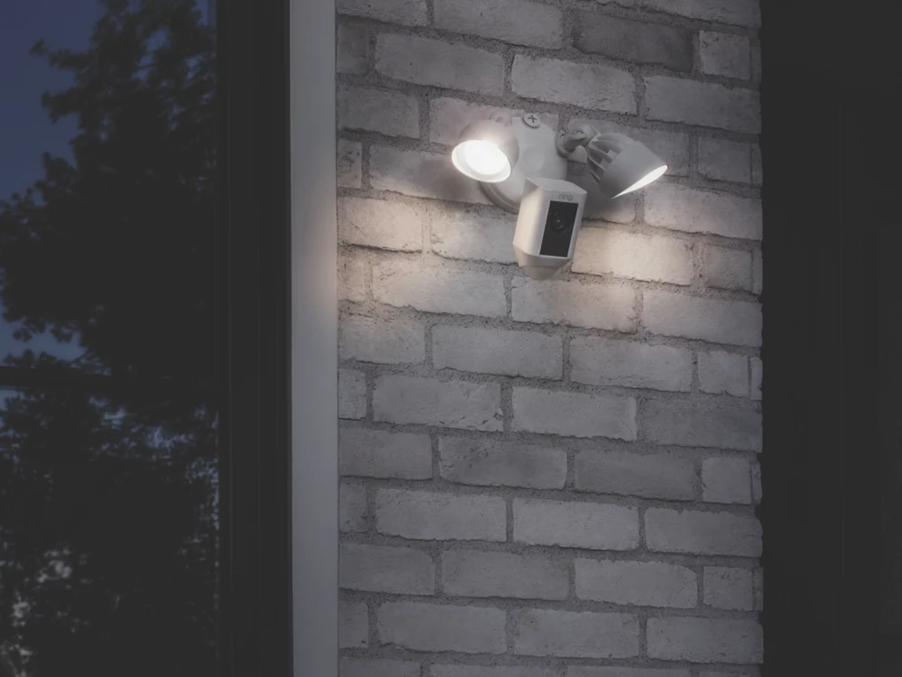 Ring By Amazon Ring Cam Wired Plus 8SF1P1-WEU0 White Wired 1080p Outdoor Smart Camera With Floodlight With PIR Sensor - Image 3