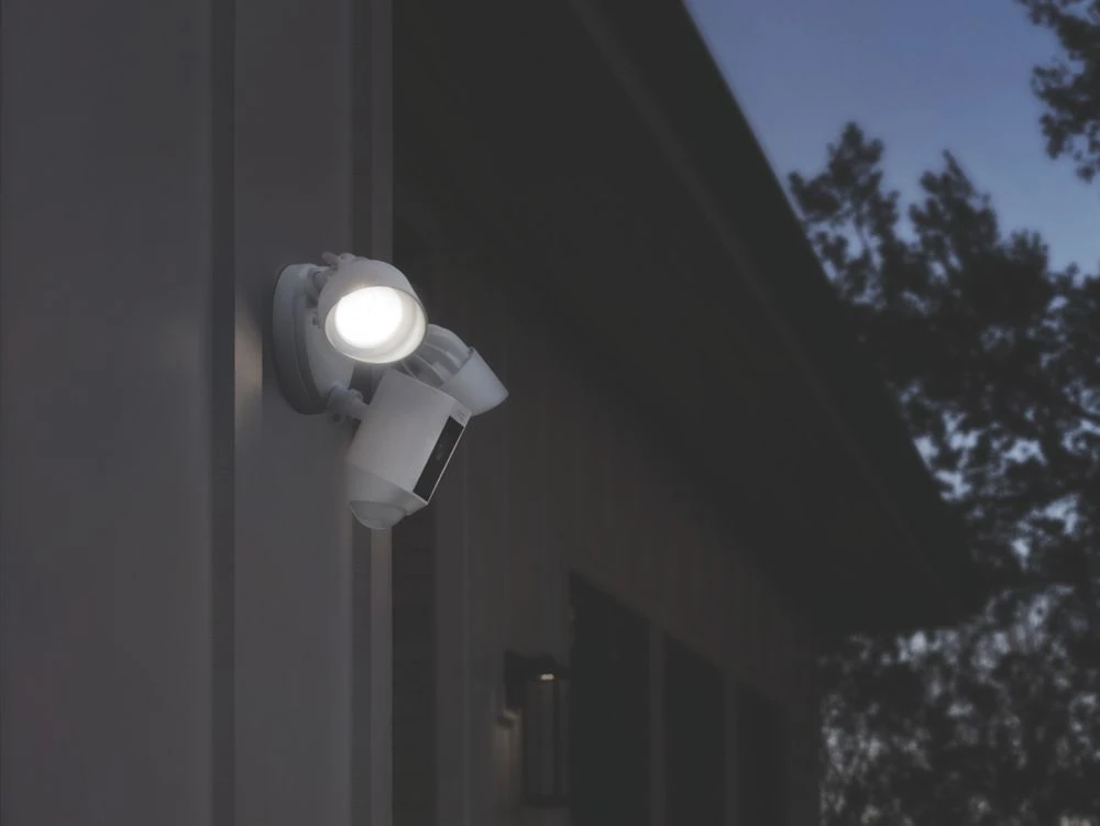 Ring By Amazon Ring Cam Wired Plus 8SF1P1-WEU0 White Wired 1080p Outdoor Smart Camera With Floodlight With PIR Sensor - Image 4