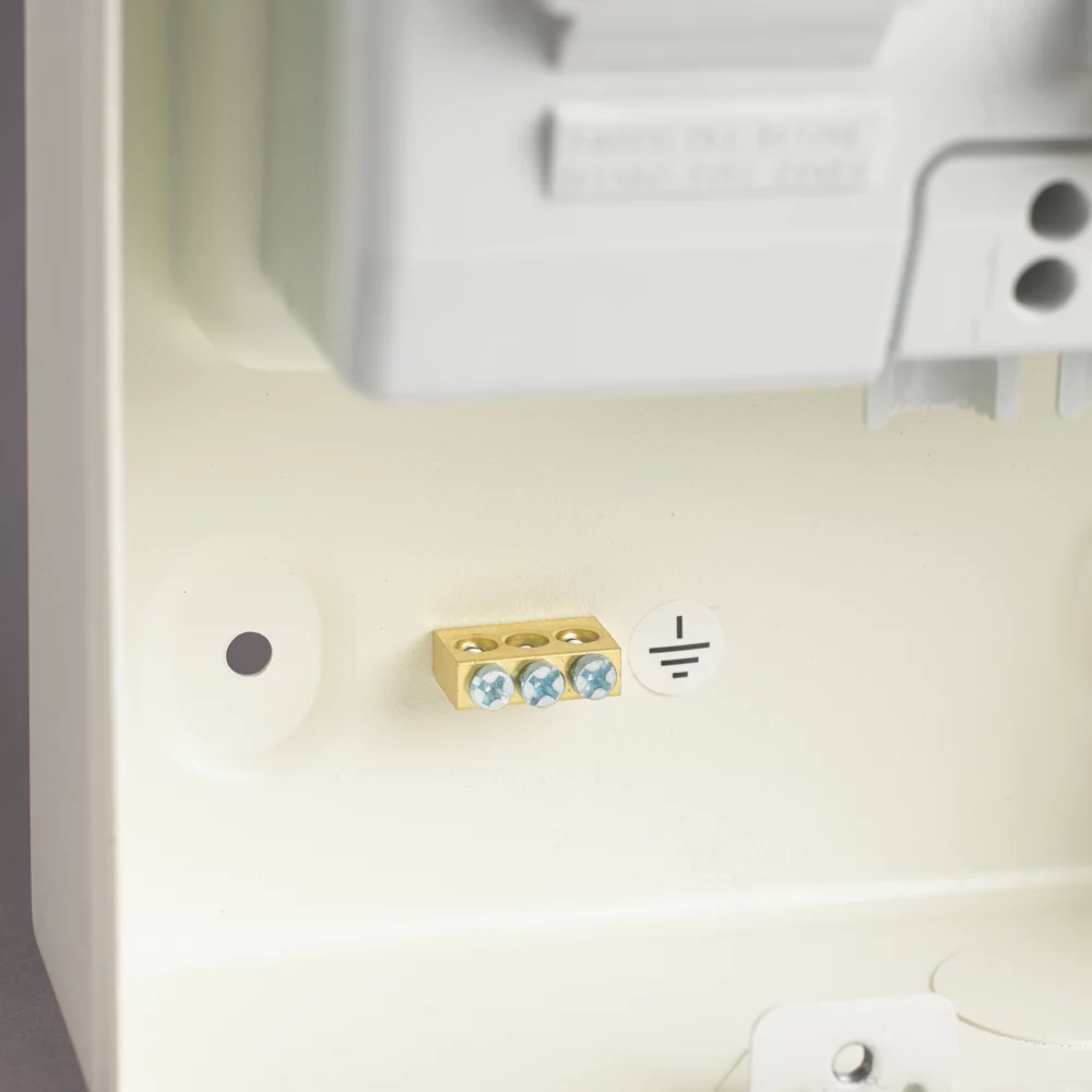 Wylex 60A DP Domestic Switched Fused Unit - Image 4