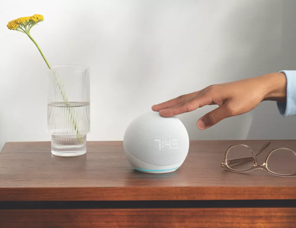 Amazon Echo Dot With Clock (5th Generation) Smart Assistant Cloud Blue - Image 2