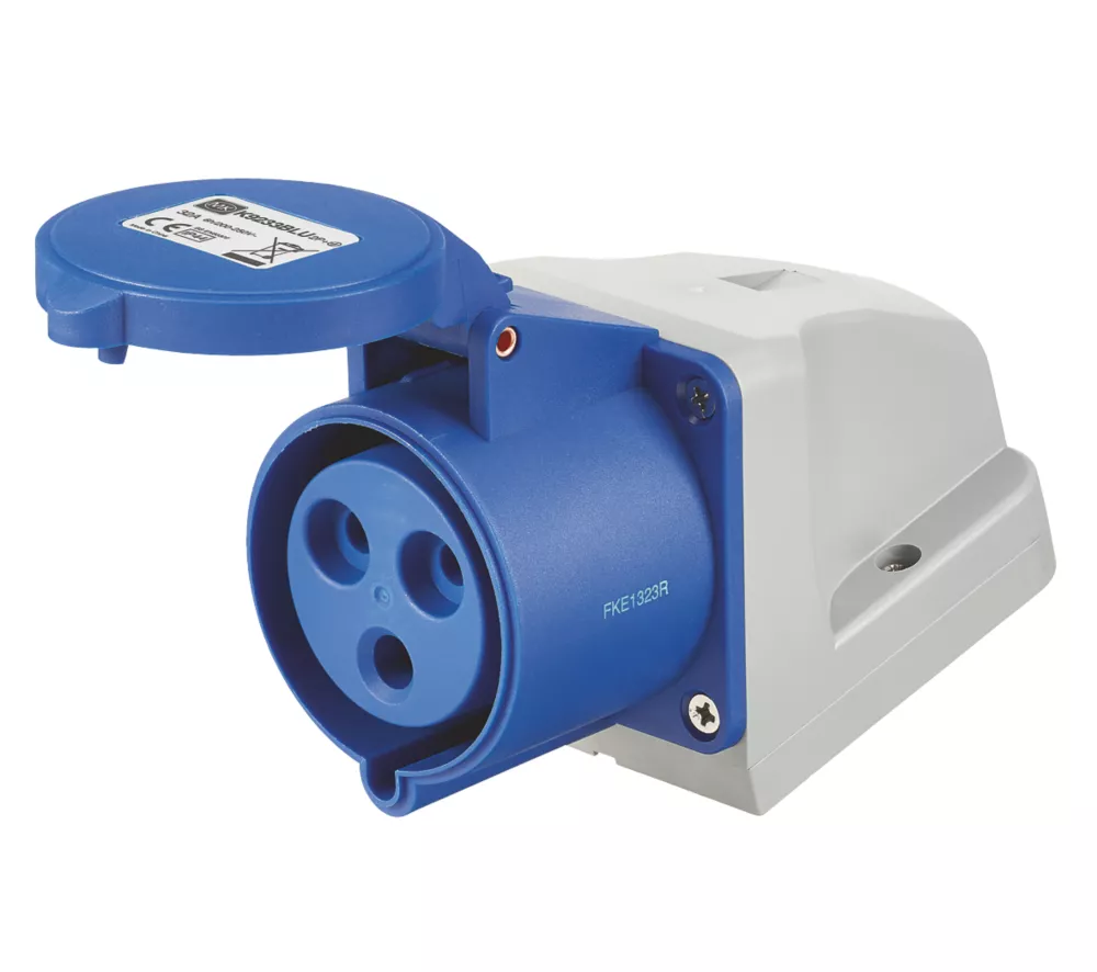 MK 32A 2P+E Surface Outlet 200-250V