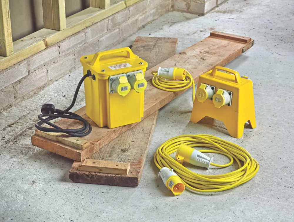 Carroll And Meynell Transformers Carroll & Meynell 3kVA Intermittent Transformer Distribution Kit 230V/110V 2 Carroll And Meynell Transformers Carroll & Meynell 3kVA Intermittent Transformer Distribution Kit 230V/110V - Image 2